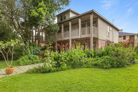 Photo of 5 Harbor Lane, Kemah, TX 77565 (MLS # 40532533)