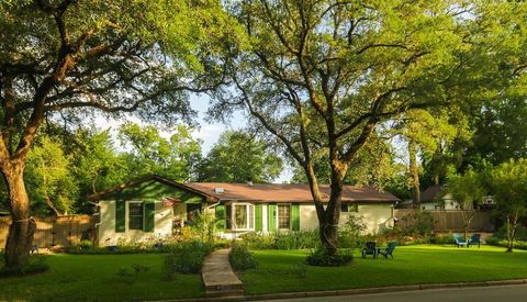 Photo of 1305 W Grove Avenue, Lufkin, TX 75904 (MLS # 7716720)