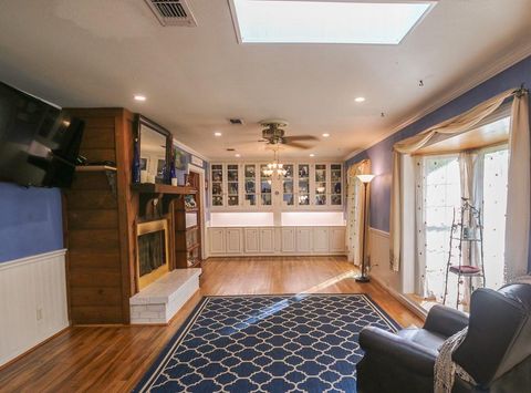 Photo of 1305 W Grove Avenue, Lufkin, TX 75904 (MLS # 7716720)