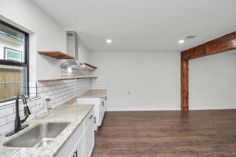 Tiny photo for 262 De Boll Street, Houston, TX 77022 (MLS # 47208270)