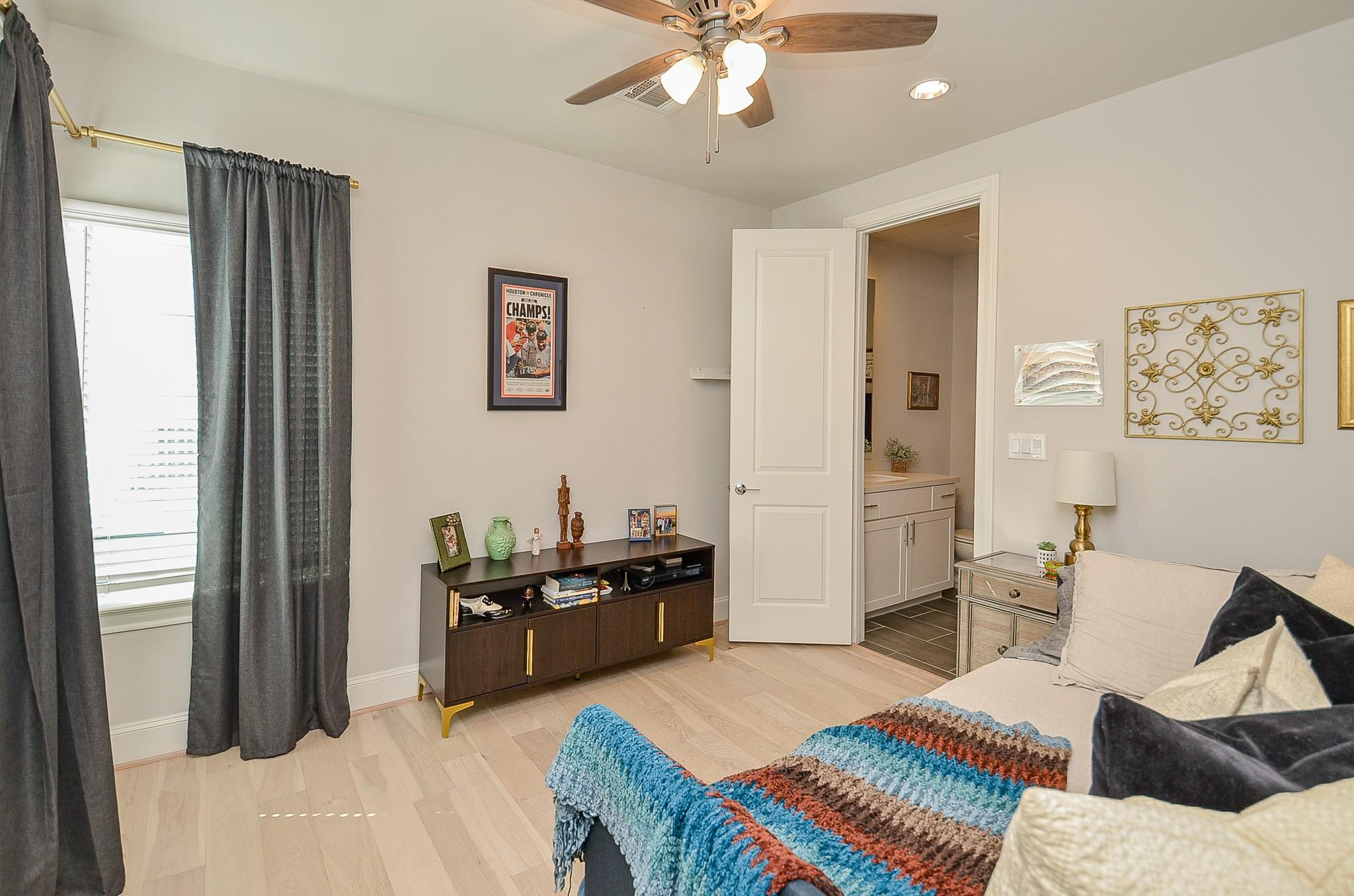 Houston, Texas 77080, United States, 3 Bedrooms Bedrooms, ,4 BathroomsBathrooms,Residential,Active,229484