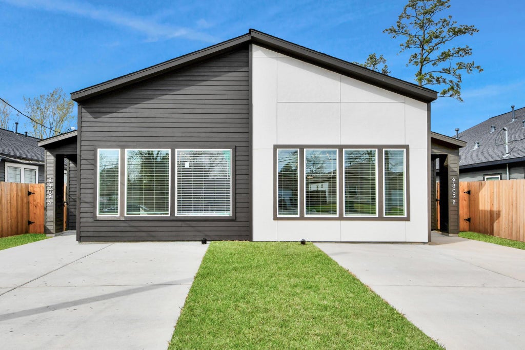 Photo of 9309 Caddo Street, Houston, TX 77078 (MLS # 94958720)