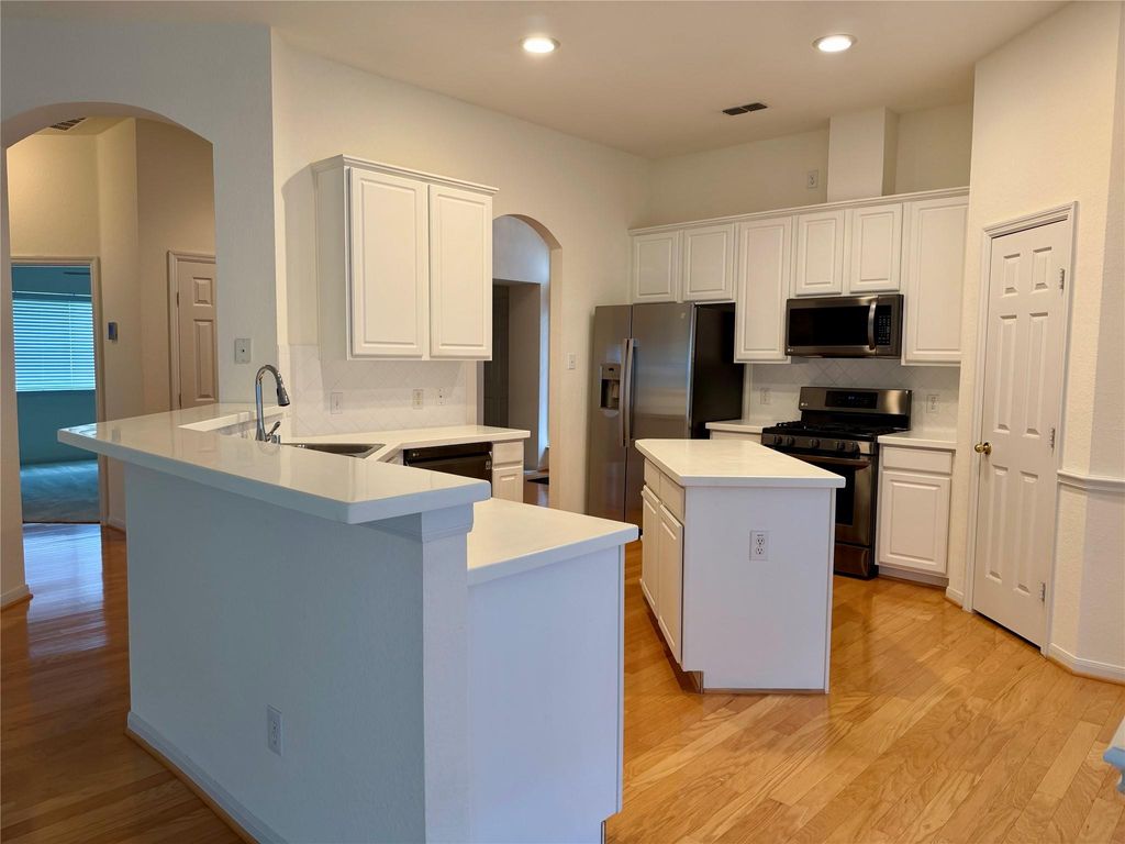 Photo of 1823 Gillingham Way, Pasadena, TX 77504 (MLS # 32492325)