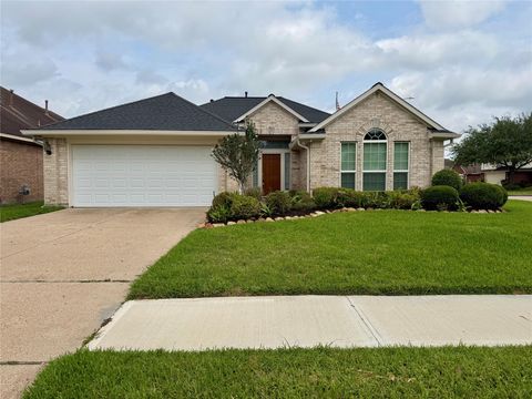 Photo of 1823 Gillingham Way, Pasadena, TX 77504 (MLS # 32492325)