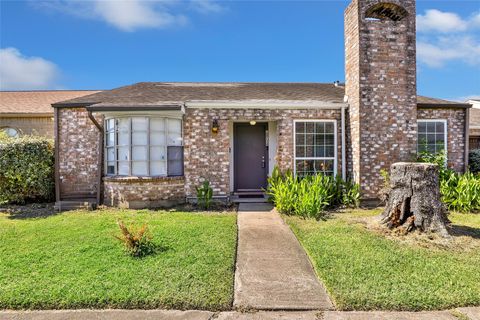 Photo of 10734 Bexley Drive, Houston, TX 77099 (MLS # 16397886)
