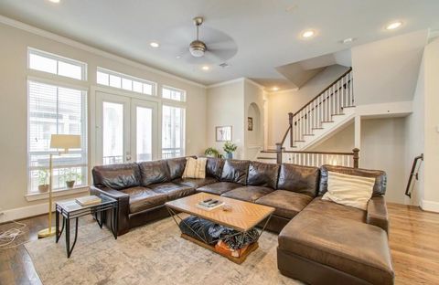 Tiny photo for 243 W 27th Street, Houston, TX 77008 (MLS # 70493221)