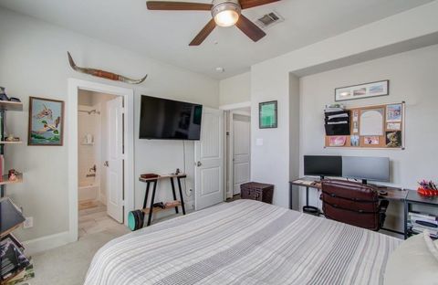 Tiny photo for 243 W 27th Street, Houston, TX 77008 (MLS # 70493221)