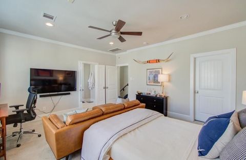 Tiny photo for 243 W 27th Street, Houston, TX 77008 (MLS # 70493221)