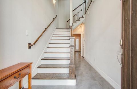 Tiny photo for 243 W 27th Street, Houston, TX 77008 (MLS # 70493221)