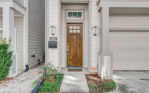 Tiny photo for 243 W 27th Street, Houston, TX 77008 (MLS # 70493221)