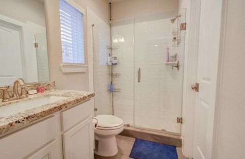 Tiny photo for 243 W 27th Street, Houston, TX 77008 (MLS # 70493221)