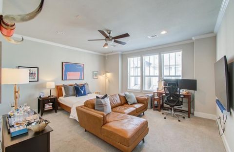 Tiny photo for 243 W 27th Street, Houston, TX 77008 (MLS # 70493221)