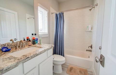 Tiny photo for 243 W 27th Street, Houston, TX 77008 (MLS # 70493221)