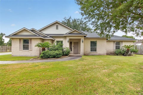 Photo of 18206 Kings Row, Webster, TX 77058 (MLS # 11304538)