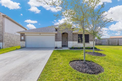 Photo of 7906 Tamarind Lane, Baytown, TX 77521 (MLS # 68245293)