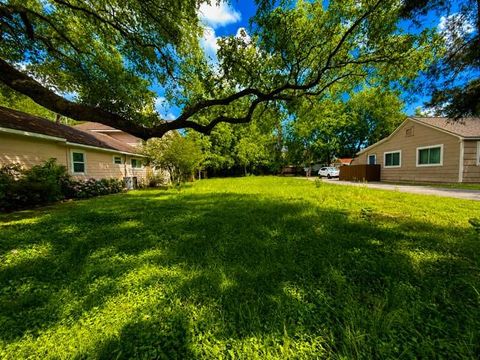 Photo of 0 Mason Street, Tomball, TX 77375 (MLS # 19532740)