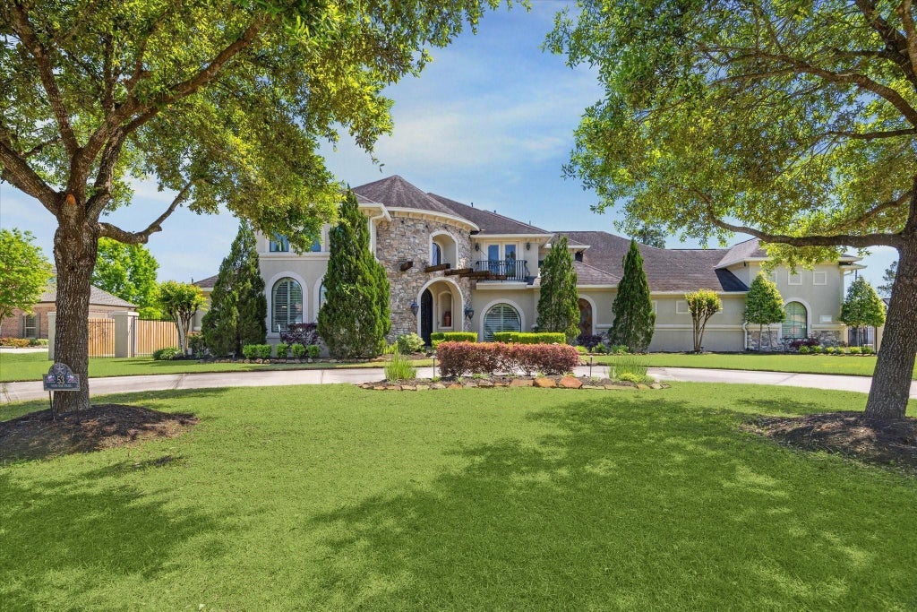 Photo of 53 New Oak Trail, Kingwood, TX 77346 (MLS # 43637523)