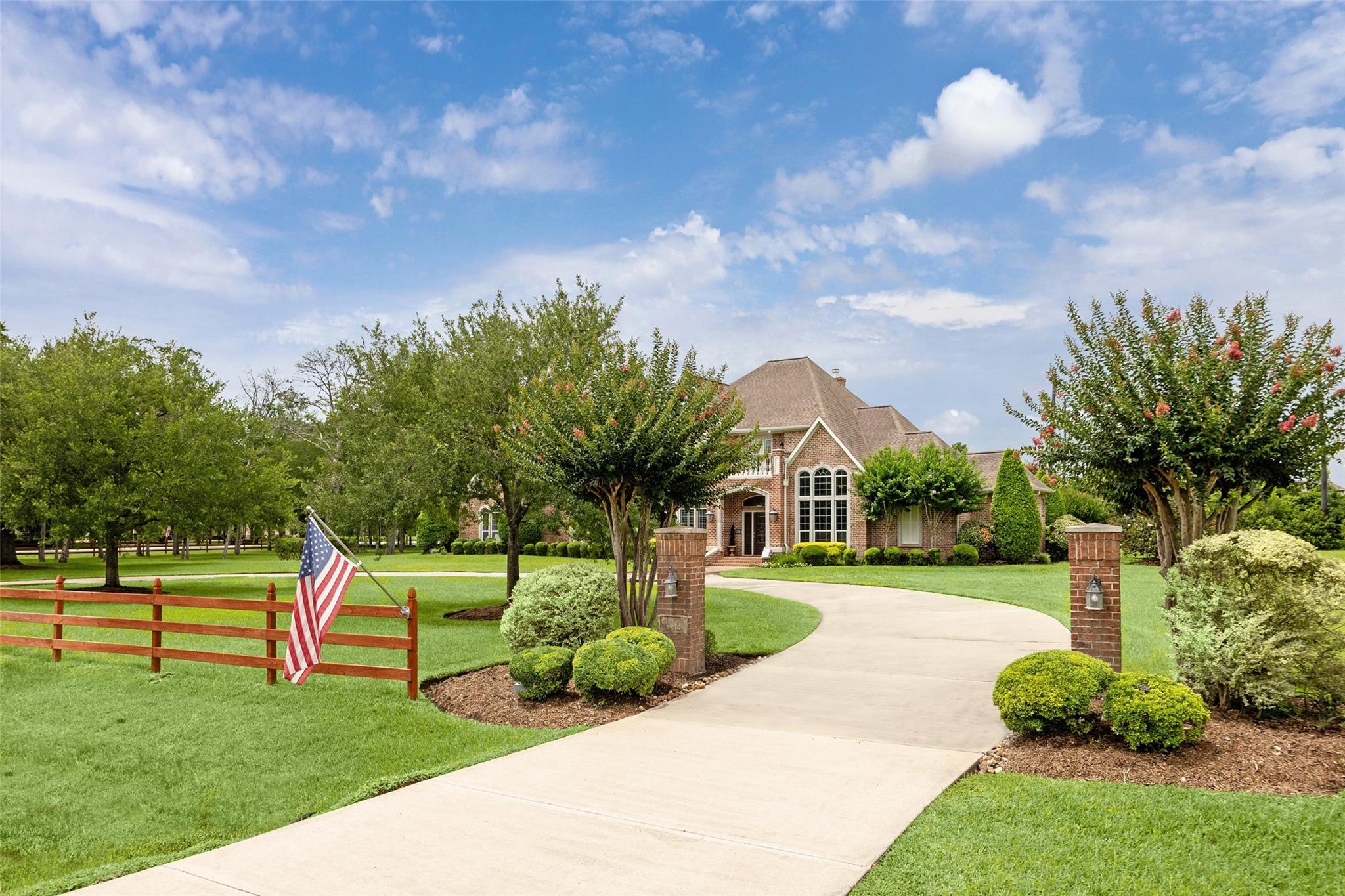 4903 Shiloh Lake Drive