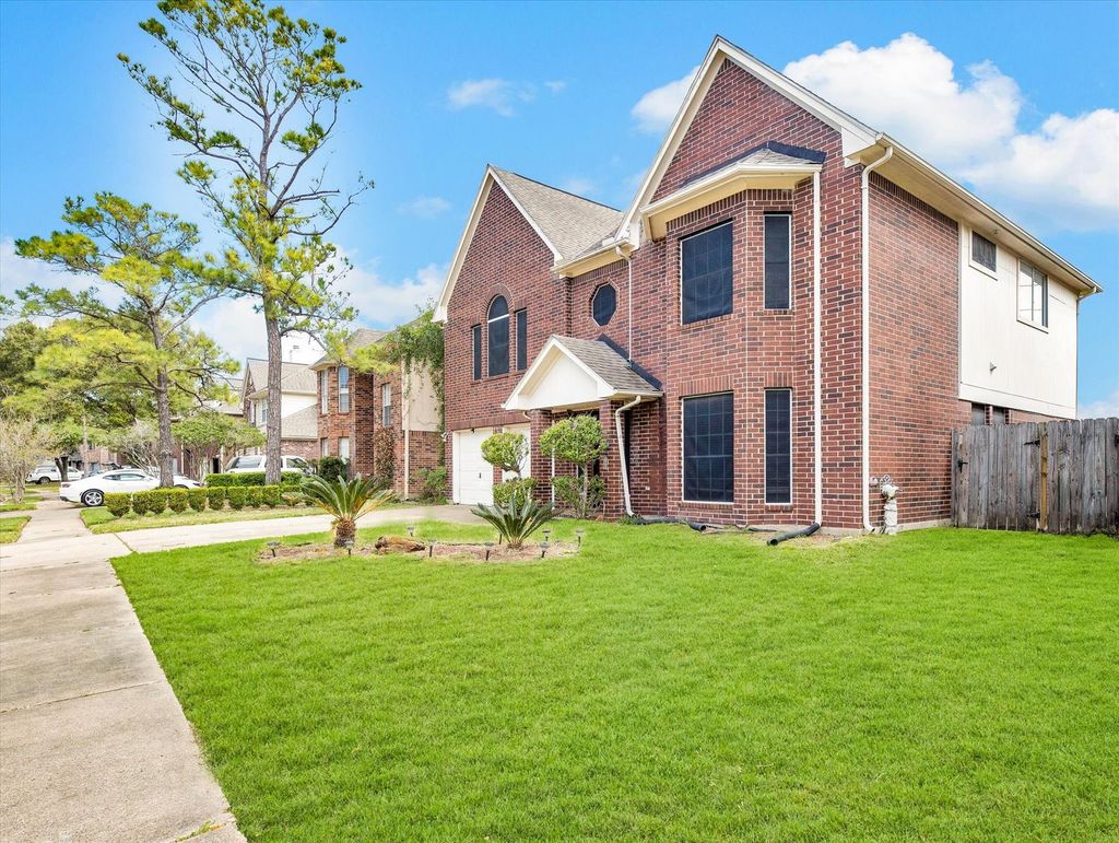 Photo of 16423 Ash Point Lane, Sugar Land, TX 77498 (MLS # 58493635)
