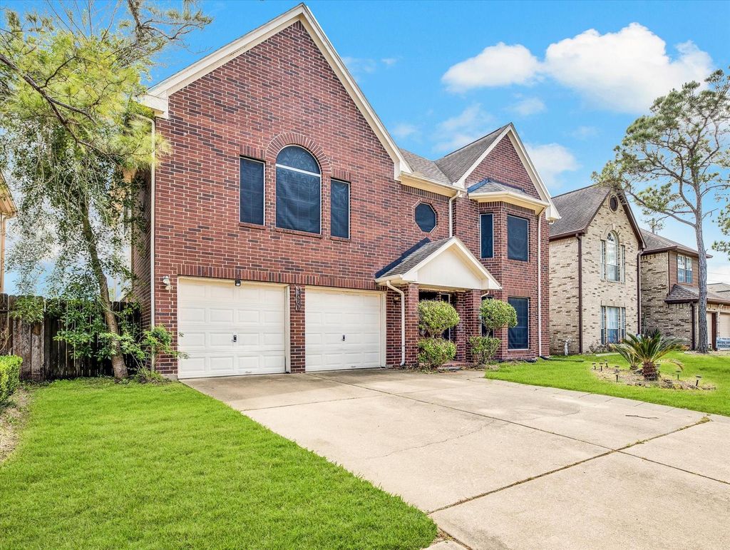 Photo of 16423 Ash Point Lane, Sugar Land, TX 77498 (MLS # 58493635)