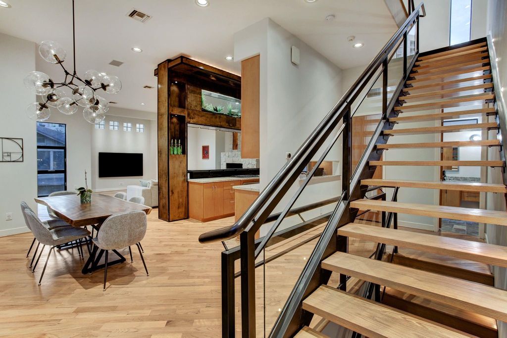 Photo of 5002 Milam, Houston, TX 77006 (MLS # 98090048)