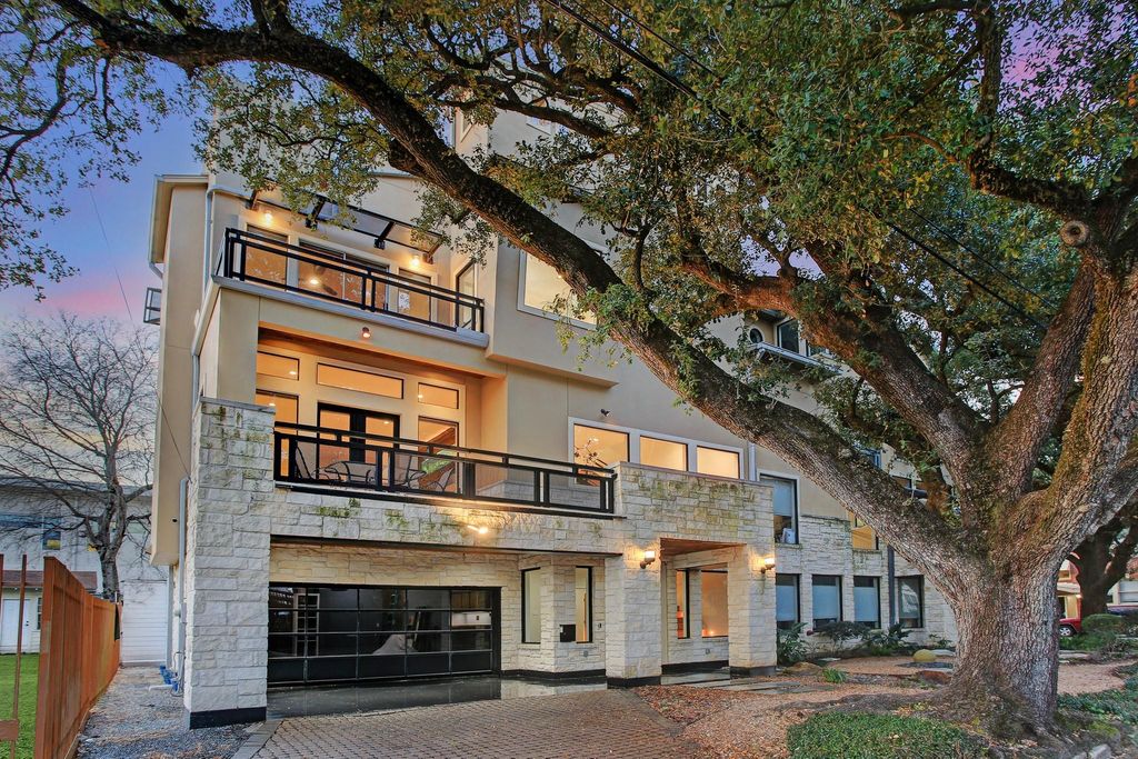 Photo of 5002 Milam, Houston, TX 77006 (MLS # 98090048)