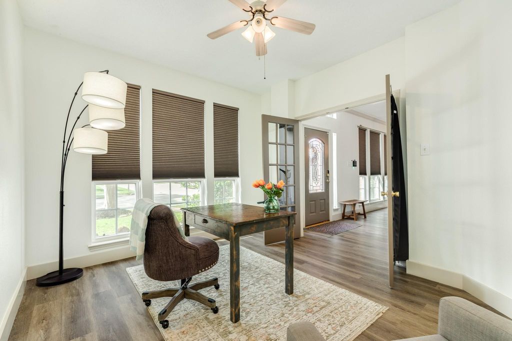 Photo of 2601 Piney Woods Drive Dr, Pearland, TX 77581 (MLS # 49130973)