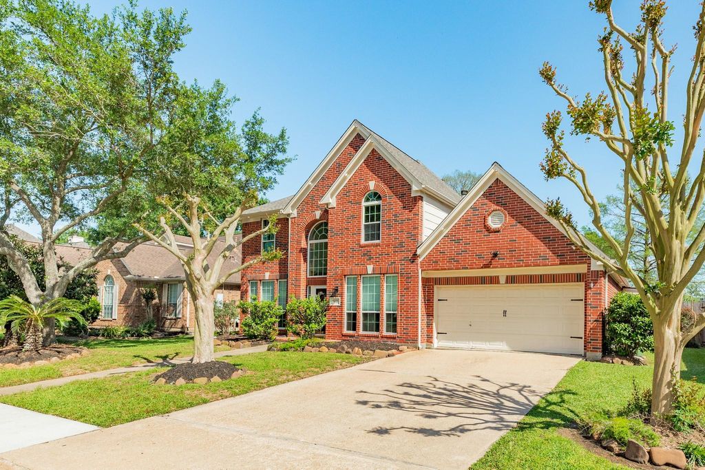 Photo of 2601 Piney Woods Drive Dr, Pearland, TX 77581 (MLS # 49130973)