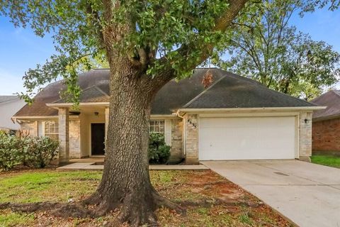 Photo of 4635 Linden Place, Pearland, TX 77584 (MLS # 11408151)