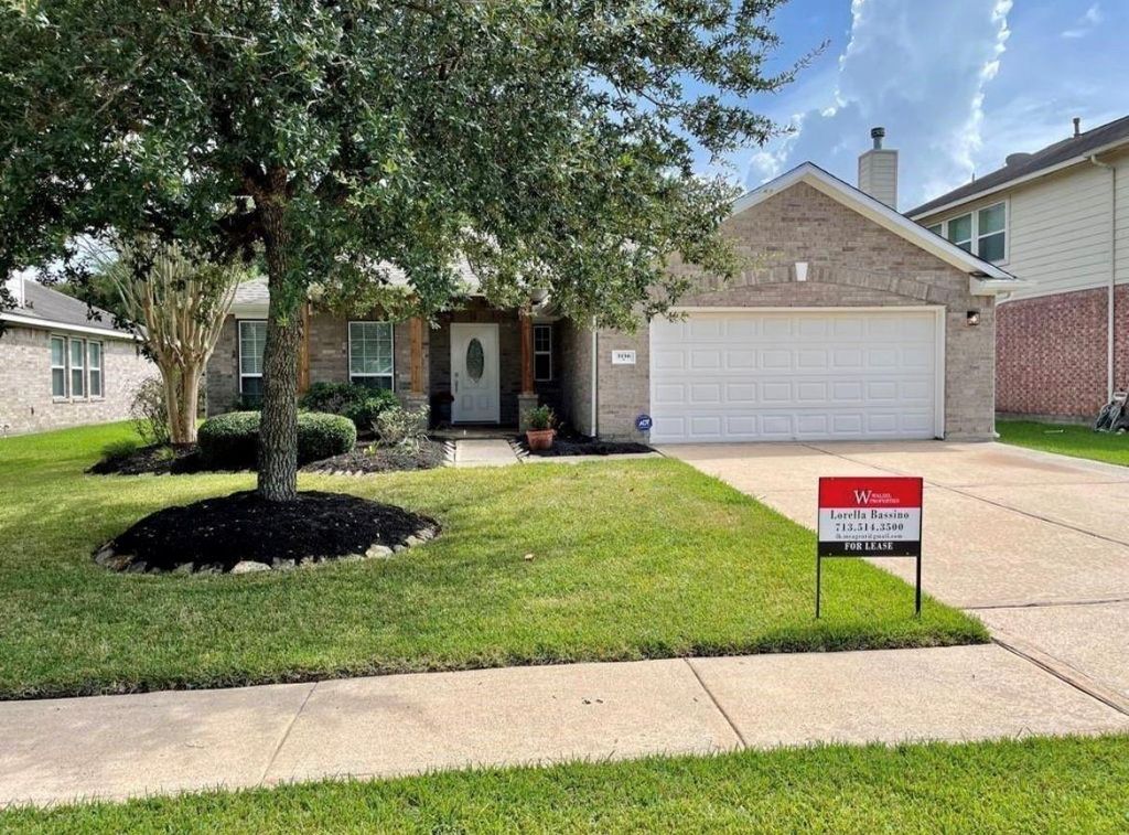Photo of 3116 Creek Bank Lane, Pearland, TX 77581 (MLS # 5641176)