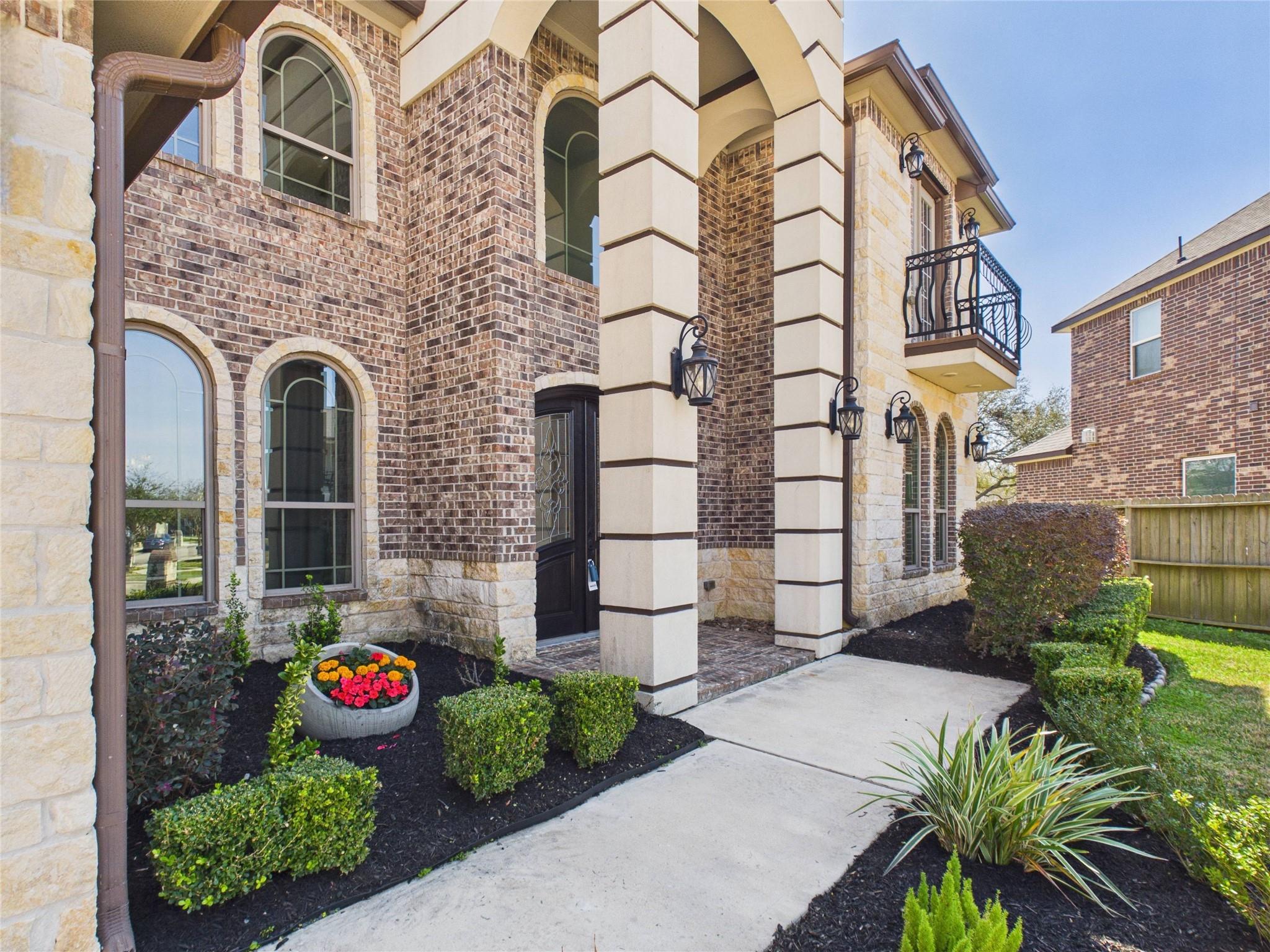 2221 Dove Haven Lane