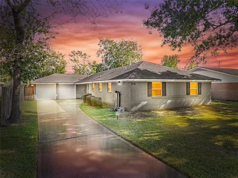 Photo of 9715 Greenwillow Street, Houston, TX 77096 (MLS # 80607847)