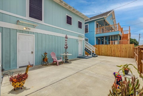 Photo of 1708 19th St Street #3, Galveston, TX 77550 (MLS # 42055388)