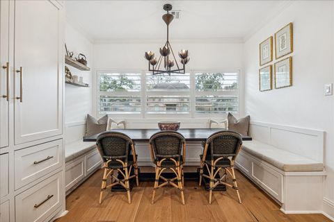 Tiny photo for 810 Silvergate Drive, Houston, TX 77079 (MLS # 39425799)