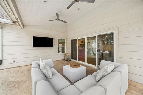 Tiny photo for 810 Silvergate Drive, Houston, TX 77079 (MLS # 39425799)