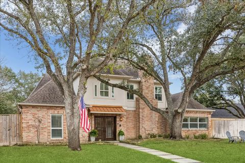 Tiny photo for 810 Silvergate Drive, Houston, TX 77079 (MLS # 39425799)
