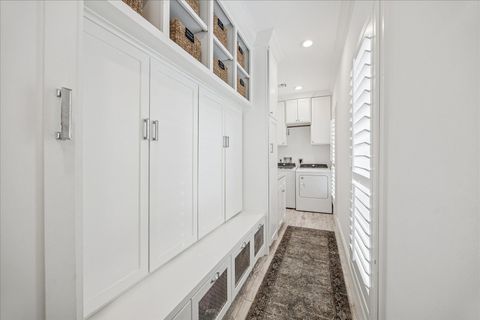 Tiny photo for 810 Silvergate Drive, Houston, TX 77079 (MLS # 39425799)