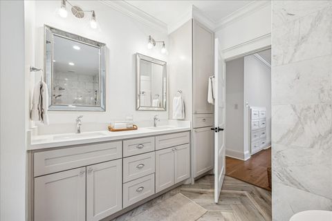 Tiny photo for 810 Silvergate Drive, Houston, TX 77079 (MLS # 39425799)