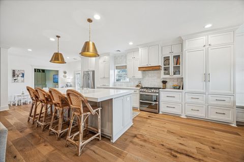 Tiny photo for 810 Silvergate Drive, Houston, TX 77079 (MLS # 39425799)