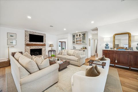 Tiny photo for 810 Silvergate Drive, Houston, TX 77079 (MLS # 39425799)