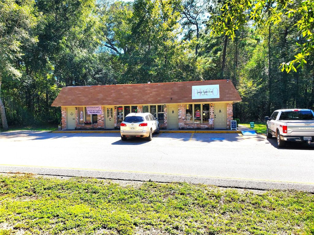 Photo of 1714 Roman Forest Boulevard, New Caney, TX 77357 (MLS # 36121267)