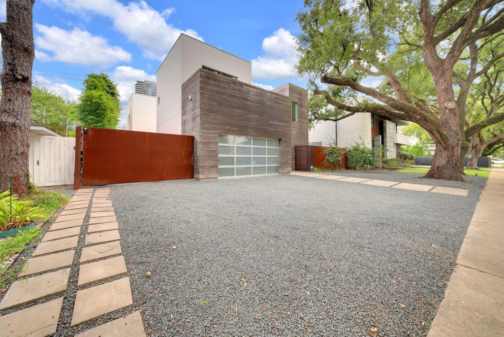 Photo of 2915 Drexel Drive, Houston, TX 77027 (MLS # 48621525)