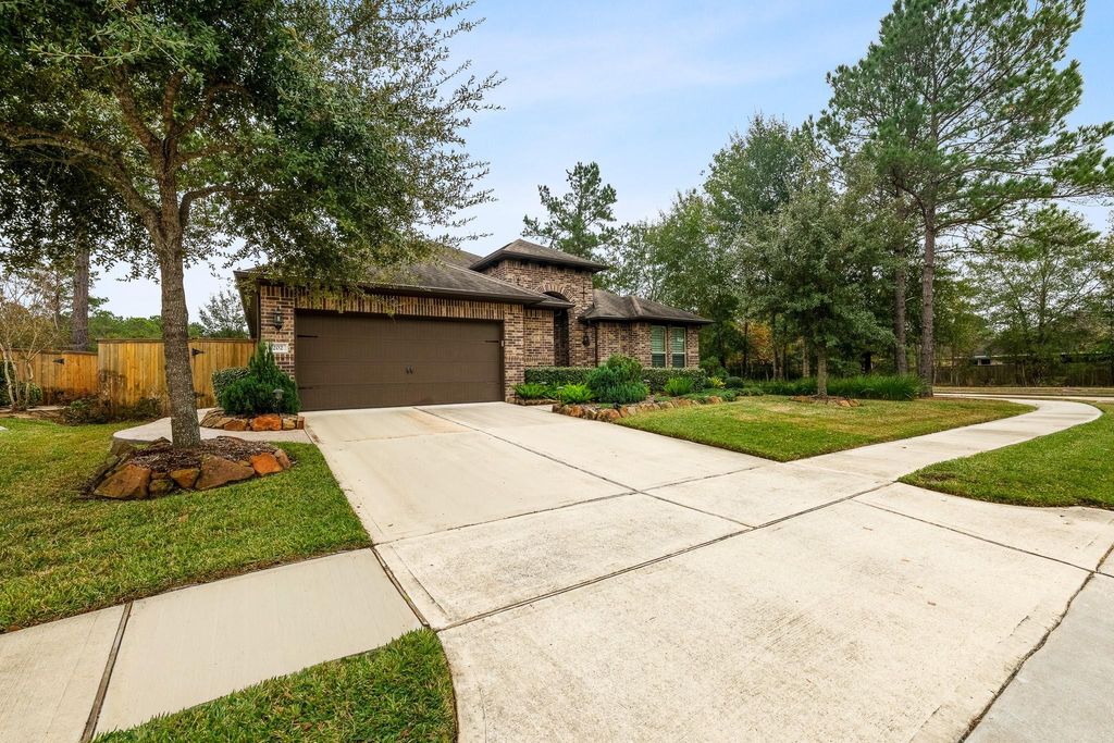 Photo of 202 Foxglove Lane, Montgomery, TX 77316 (MLS # 44158477)