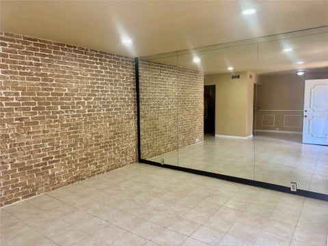 Photo of 5353 Richmond Avenue #4, Houston, TX 77056 (MLS # 83847777)