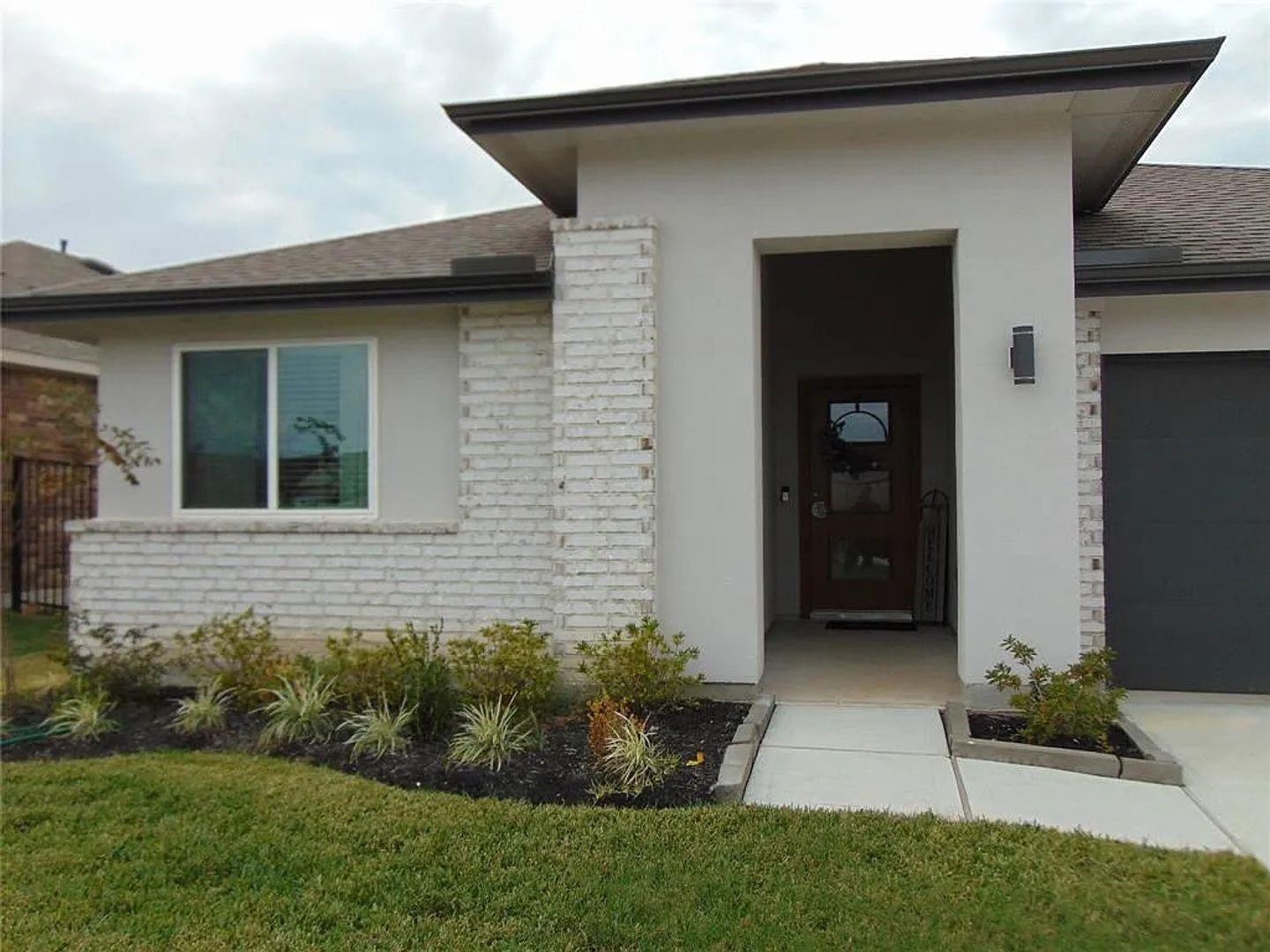 2417 Mar Vista Lane