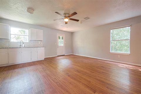Photo of 4810 Carmen Street, Houston, TX 77033 (MLS # 61413922)