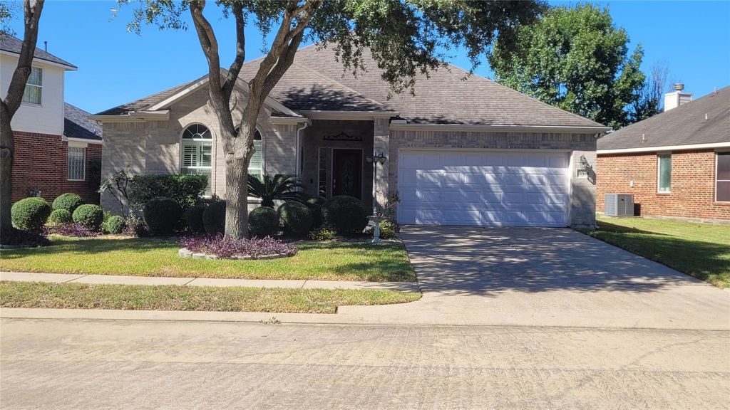 Photo of 17906 Castle Heath Lane, Houston, TX 77084 (MLS # 59256721)