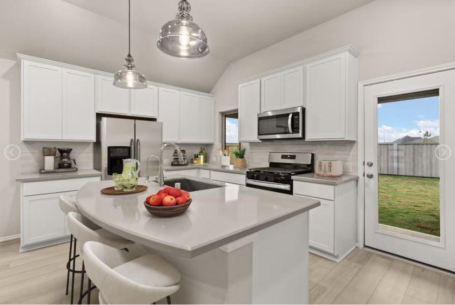 3218 Raintree Crescent Trail