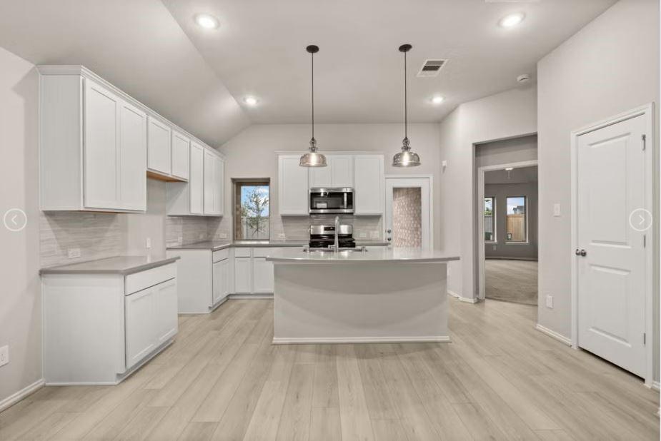 3218 Raintree Crescent Trail