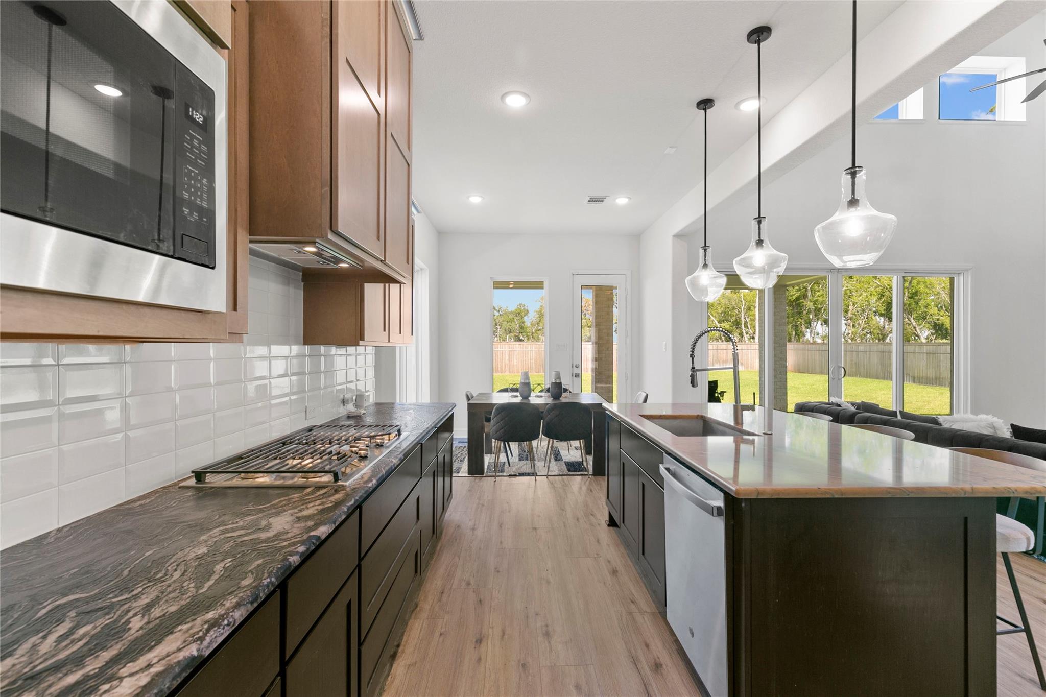 1923 Cathedral Bend